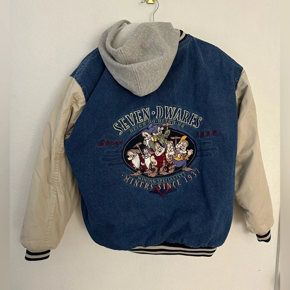 DISNEY Seven Dwarves Denim Bomber Chaqueta De Colección Años 90 Bordado Abrigo Jean Capucha Mediana Foto 1 de 4