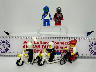 Lego System 1987 Futuron And 1994 Spyrius Droid + Police BIkes Minifigure Lot - Image 1 of 3