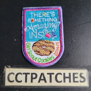GIRL SCOUT THERE'S SOMETHING AMAZING INSIDE COOKIES 2014-15 PATCH - Picture 1 of 2