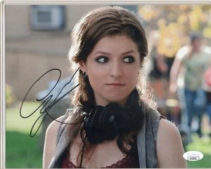 ANNA KENDRICK Pich Perfect 8x10 Photo  Autograph JSA COA Cert - Picture 1 of 4