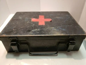 Vintage First Aid Kit Heavy Metal Box Antique Empty Black Red Cross 9" x 6.5" In - Picture 1 of 17