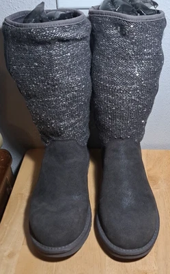 Botas de gamuza UGG Camaya 1006711 de lana carbón para mujer talla 9” Foto 1 de 4