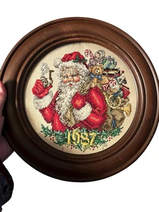 Weihnachtsmann mit Spielzeugbeutel GROß Fertig Kreuzstich aus Vintage Muster - Bild 1 von 6