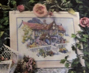 Kit de punto de cruz con imagen de casa de campo rosa especial Candamar Something 1991 vintage - Imagen 1 de 3