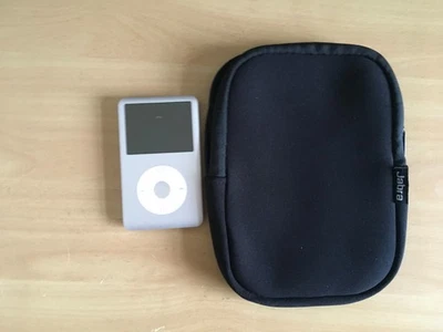 Pod Classic 6th gen 80gb *Just 28 hrs use* V good cond. + xtras - Image 1 of 4