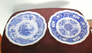 Two Spode Blue Room Collection Regency Series Dinner Plates, 'May', 'Trophies' - Picture 1 of 5