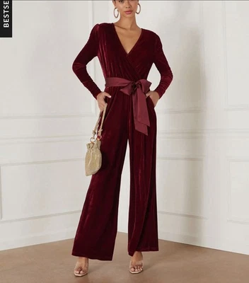 Бургундский бархатный комбинезон с карманами и вырезом на спине размер маленький - Изображение 1 из 4