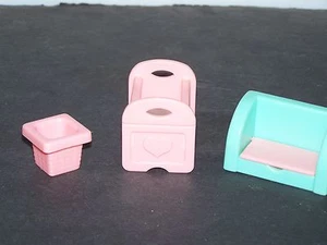 LOTE DE 3 PIEZAS SURTIDAS MUEBLES PARA CASA DE MUÑECAS - Imagen 1 de 1