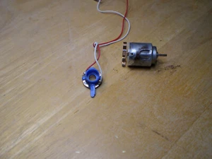 VINTAGE MITSUWA TOY OUTBOARD MOTOR SPARE PARTS/RE-140 MOTOR/SWITCH/WIRING - Picture 1 of 6