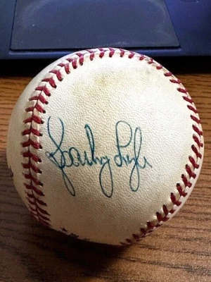SPARKY LYLE 3 FIRMADO AUTOGRAFIADO ¡SOLO BÉISBOL FEENEY! Medias Rojas, Yankees! Foto 1 de 2