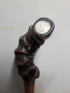 WALKING STICK/CANE 235 HORN WITH COIN IN HEAD HANDLE 129cm BAMBOO HIKER - Picture 1 of 6