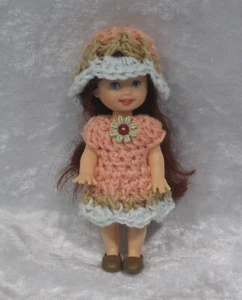 Hecho a medida 41/2" Muñeca Hecho a mano Ropa, Vestido de ganchillo y Sombrero Conjunto #Kelly21 - Imagen 1 de 3