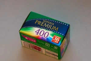 Fujifilm Superia Premium 400 135 Color Negative Film 36EXP FRESH DEC26 UK SELLER - Picture 1 of 6