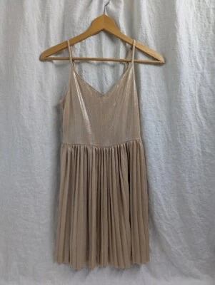Mini Vestido Hollister Mujer Talla Pequeña Plisado Sin Mangas Metálico Dorado Tostado I5 Foto 1 de 4