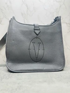 Vertigo Crossbody Shoulder Bag Purse - Grey w Interior pocket & Adjustable Strap - Picture 1 of 20