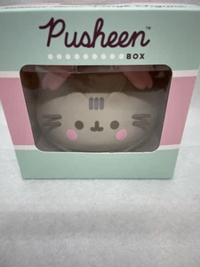 Pusheen Box Winter 2024 Nastro Fiocco Vinyl Figure Nuovo Gatto Nella Scatola Sigillato - Foto 1 di 9