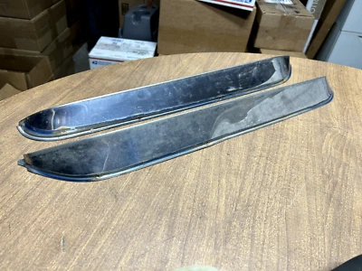 Viseras de ventilación protectoras de lluvia atornillables de acero inoxidable para camioneta Ford F150 Bronco 80-91 Foto 1 de 4