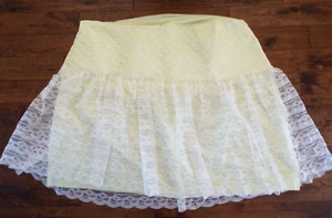 Yellow Baby Bassinet Liner Skirt White Lace Vintage Quilted - Picture 1 of 5