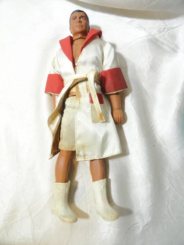 VINTAGE MEGI CORP 1975 MUHAMMED ALI RED/WHITE ROBE ACTION FIGURE DOLL 10” Cover