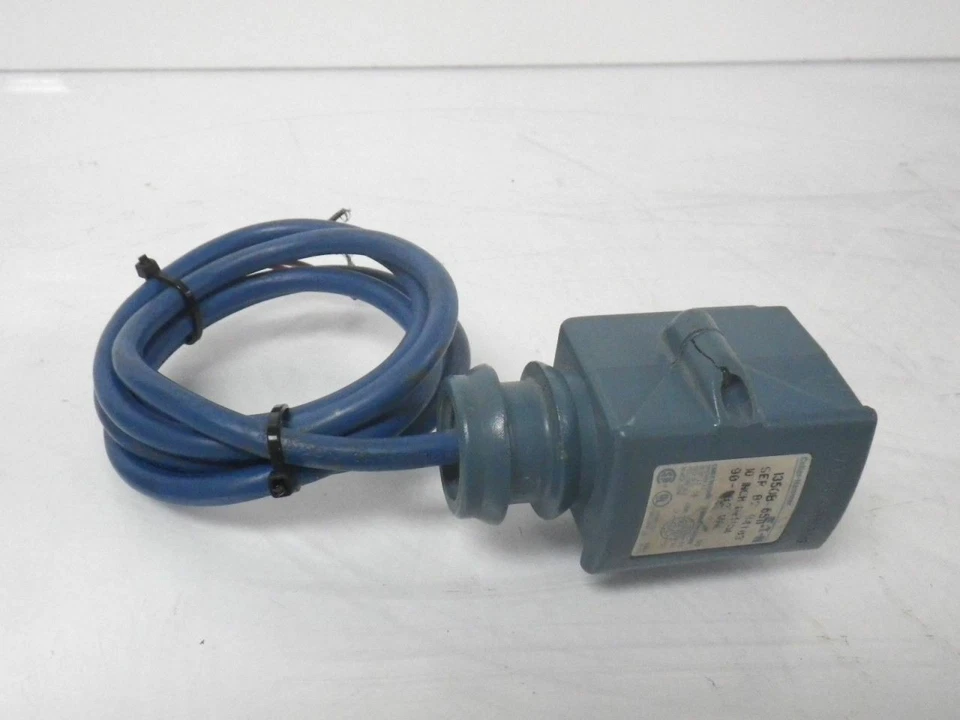 1350B-6511 1350B6511 Eaton Photoelectric Sensor ( Used and Tested ) - Image 1 of 4