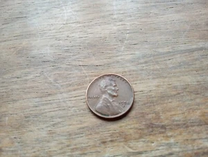 Raro errore 1958 D Lincoln penny grano ""L"" sul cerchio - Foto 1 di 3