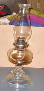 VINTAGE ANTIKE ÖLLAMPE 2 NAHT GLAS MESSING BRENNER MIT KAMIN NICHT ELEKTRISCH NEUER DOCHT - Bild 1 von 8