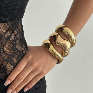 Fashionable metal curved spring bracelet, casual irregular Bracelet set - Picture 1 of 10