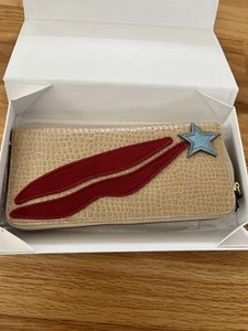 DVF Diane von Furstenberg Zip Around Wallet croc embossed with star NIB - Picture 1 of 10