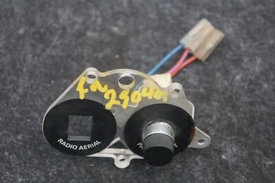 Interruptor de luz del panel de radio aéreo del tablero delantero OEM Rolls Royce Silver Shadow 1973 Foto 1 de 4