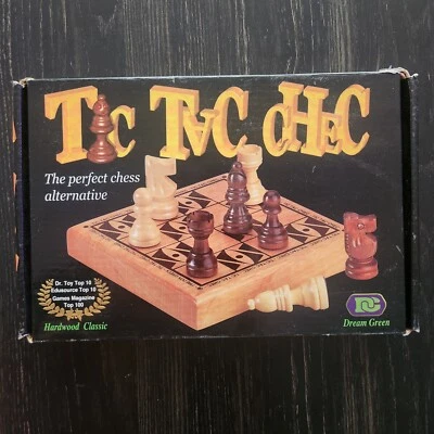 Tic Tac Chec Chess Learning Hardwood Classic Game Dream Green 1995  - Image 1 of 3