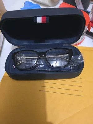 Óculos Tommy Hilfiger TH 2001 Feminino Preto Retângulo 52mm Novo 100% Autêntico - Imagem 1 de 4