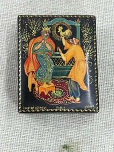 RUSSIAN hand painted lacquer lidded trinket box small PALEKH "Golden Cockerel" - Picture 1 of 10