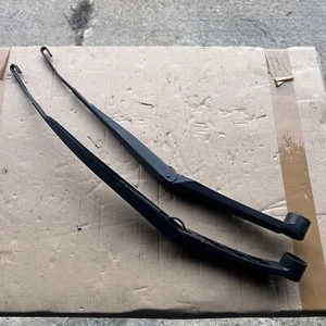 KIA SOUL WIPER ARM FRONT RIGHT LEFT SIDE PAIR 98301B2900 MK2 PS 2014 - 2018 - Picture 1 of 3