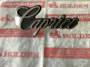 (BRAND NEW) STATESMAN CAPRICE SERIES 2 GENUINE SCRIPT GRILLE BADGE. P/N.92035876 - Picture 1 of 3