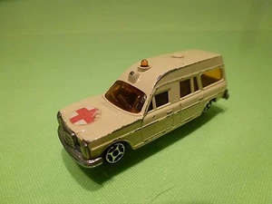 NOREV MINI JET 318977 MERCEDES BENZ - AMBULANCE - 1:65? CREAM - GOOD CON. - 258 - Picture 1 of 3
