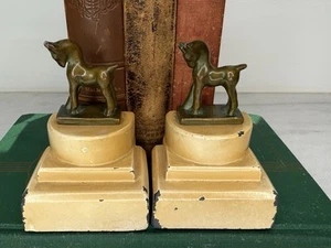 Antik Art Deco kleines Pferd Pony Buchstützen dreistufig Sockel Metallguss Emaille - Bild 1 von 8