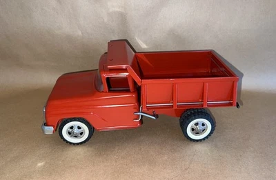 Camión de volteo Tonka Toys de colección de acero prensado rojo juguete hidráulico Foto 1 de 4