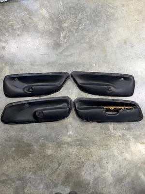 Inserciones de tarjeta de puerta de cuero negro para VW Jetta MK4 1999-2004 Foto 1 de 4