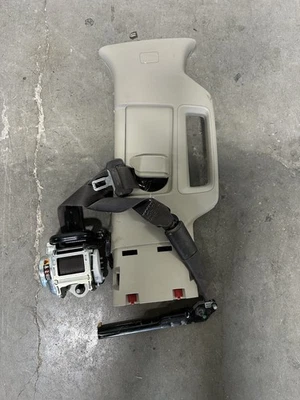 SEATBELTS 2014-2018 SILVERADO CREW CAB GMC SIERRA 1500 Passenger Rt Front Brown - Image 1 of 3