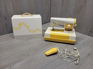 1970's Sears Best Zig Zag Sewing Machine Kids Size (Doesn't Work)) - Picture 1 of 10