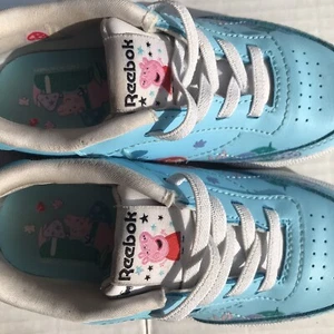 Peppa Pig Reebok FUN CHARAKTER KINDER GRÖSSE 10 CLUB C - Bild 1 von 18