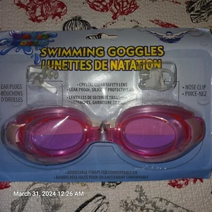 Swimming Goggles With Ear Plugs & Nose Clips Pink - Picture 1 of 2