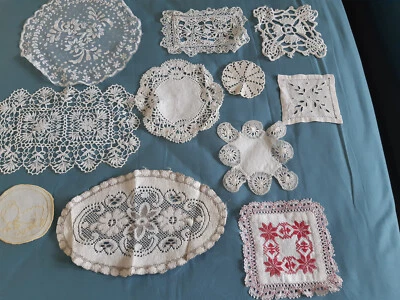 Lot de 11 napperons anciens en dentelle et crochet - Photo 1/4