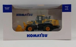Universal Hobbies Komatsu Wa475-10 - Imagen 1 de 6