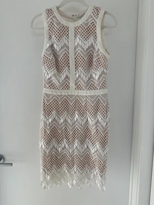 Vestido Vaina Adelyn Rae Marfil Blanco Encaje Cóctel Para Mujer Pequeño Sin Mangas Foto 1 de 4