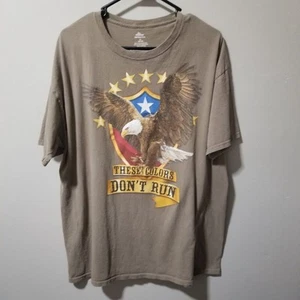Camiseta Celebrate Patriotic These Colors Don't Run Eagle marrón para hombre XL (46-48) - Imagen 1 de 5