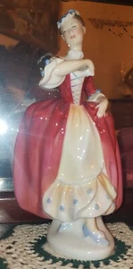 Royal Doultonfigure Masquerade HN 2259 Absolutely Beautiful Condition See Pics - Picture 1 of 10