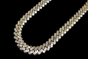 Collar Cadena Diamantes Laboratorio BAGUETTE 100ct PRONGA CUBANA 19mm Acabado Dorado 275G! - Imagen 1 de 14