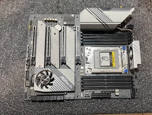 ASRock TRX40 Creator REV :1.02   Motherboard - Picture 1 of 3