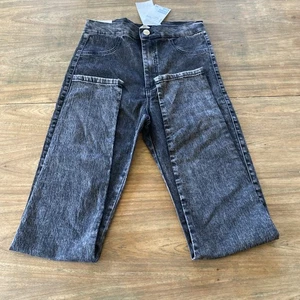 EUC H&M girls dark grey knit jeggings size 12-13 Y - Picture 1 of 4